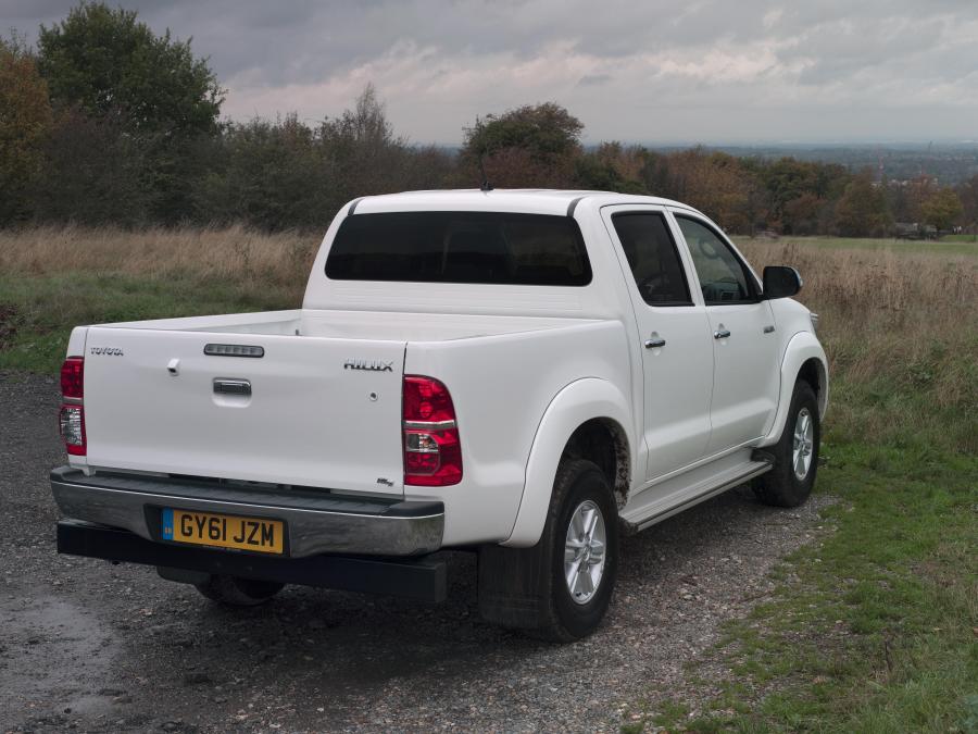  Toyota Hilux 2012 года  (UK) (фото 8 из 10)